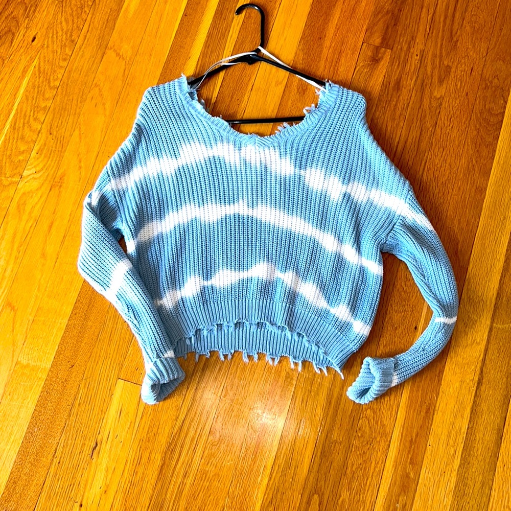 Jessica Simpson Sweater. Size XS. Blue and white